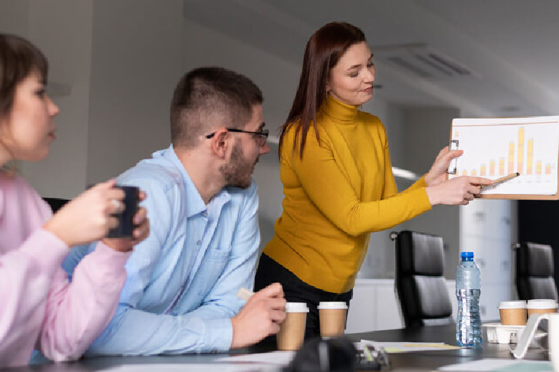 Common IT Procurement Challenges in B2B & B2G Projects (and How to Overcome Them)